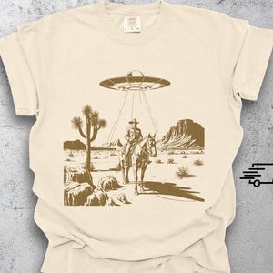 Ufo Western Shirt, Retro T-Shirt, Vintage Cowboy TShirt, Rodeo T Shirt, Wild West Shirt, Western Oversized Tee, Meme Shirt
