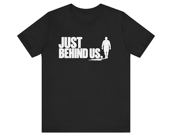 T-shirt « Juste derrière nous » | T-shirt graphique sur l'histoire du sport | Russ History Co.