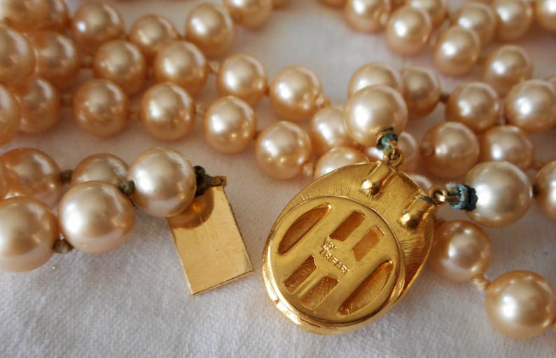 VINTAGE Double Strand Signed Crown Trifari Faux Pearl Jewelry Necklace P1