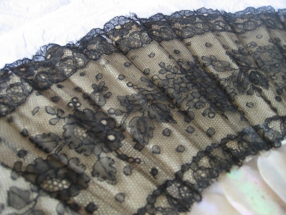 ANTIQUE VINTAGE 1800s Black Lace Iridescent Shell… - image 2