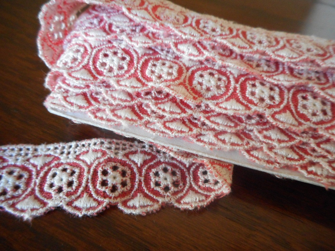 4 Yds VINTAGE 3/4 Red & White Scallop Edge Lace Sewing Supply Costume