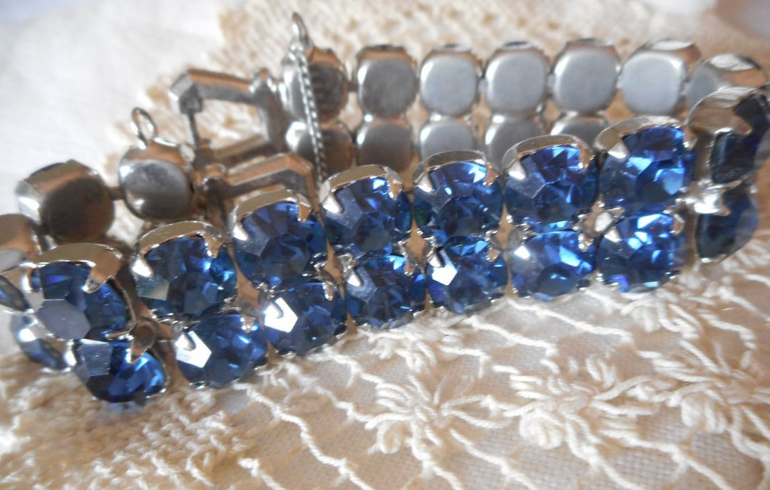 Beautiful VINTAGE Costume Jewelry Blue Rhinestone Silver Metal 2 Row