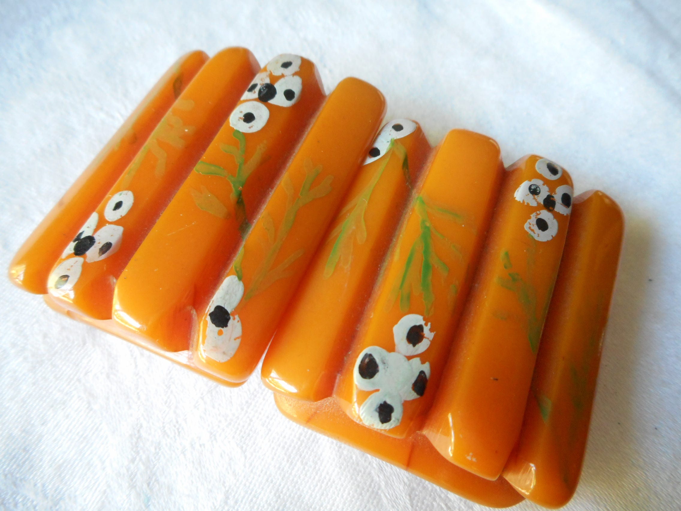 Antique Hand carved Orange Floral Authentic Bakelite belt buckle Vintage Butterscotch Orange Bakelite Carved Flowers Belt  main image 2