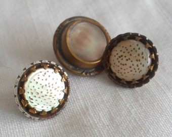 Lot Set 3 ANTIQUE VINTAGE 1/2"-9/16" Mother of Pearl Iridescent Shell Steel Cup & in Metal Clothing Embellish Sewing Supply Closure BUTTON