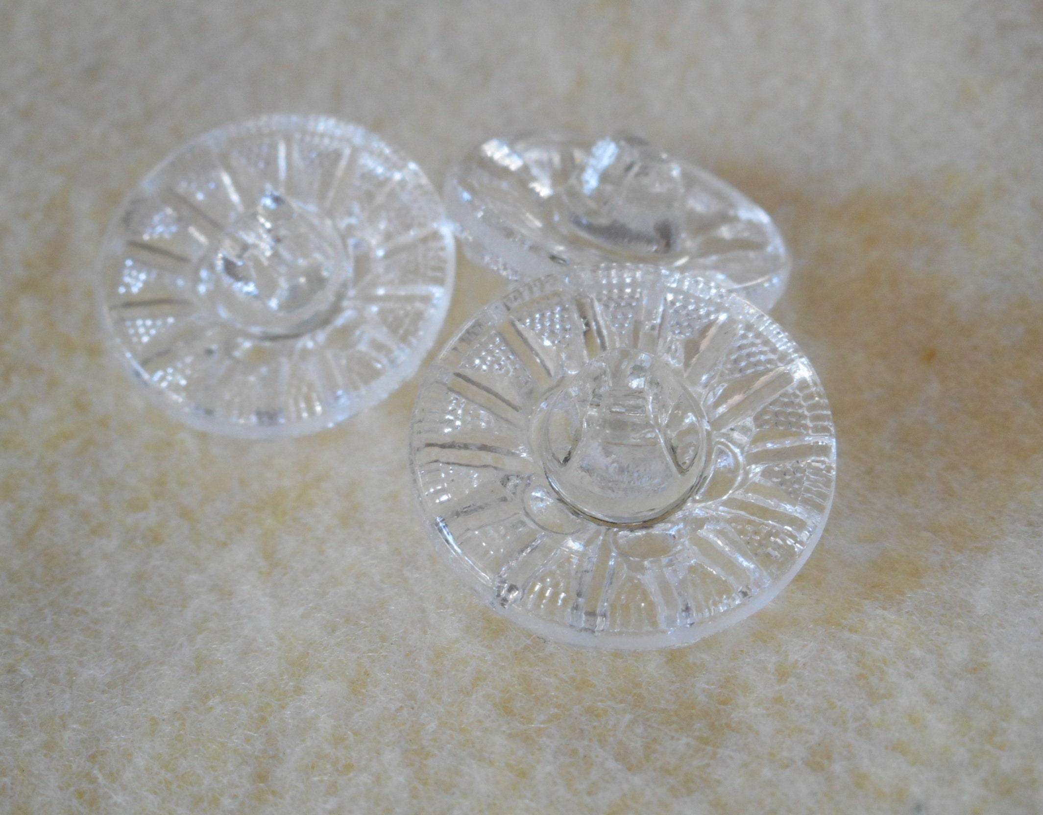 ビンテージ風ブローチセット 7点 Set/ 3 VINTAGE 7/8” Clear Glass Rhinestone Flower Design