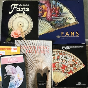 Lot/ 5 Collectors Fans Illustrated Reference Supply Hard & Soft Cover Booklets and Books