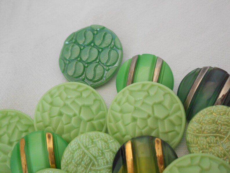 Lot Sets 14 VINTAGE Green Shades Glass Costume Clothing Adorn Accessory Embellish Sewing Supply Craft Finding Closure Fastener BUTTONS