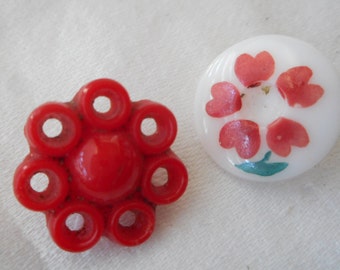 Lot/ 2 VINTAGE 5/8" Red Tulip Flower Heart & Pierced Red Plastic Costume Clothing Adorn Embellish Sewing Supply Craft Fastener BUTTONS