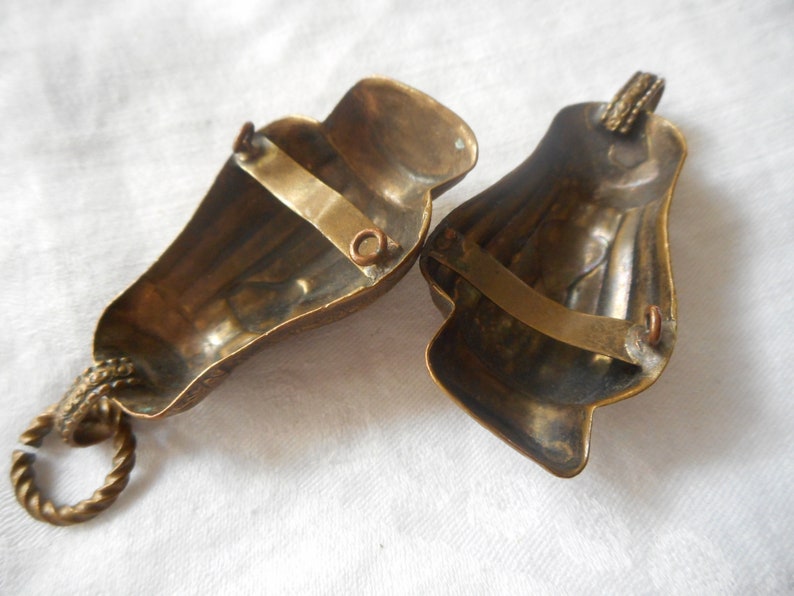 VINTAGE Floral Vase Sape Pressed Metal 2 Piece Clasp Embellishment Trim Sewing Supply Cape Cloak Finding Closure Fastener Belt Buckle