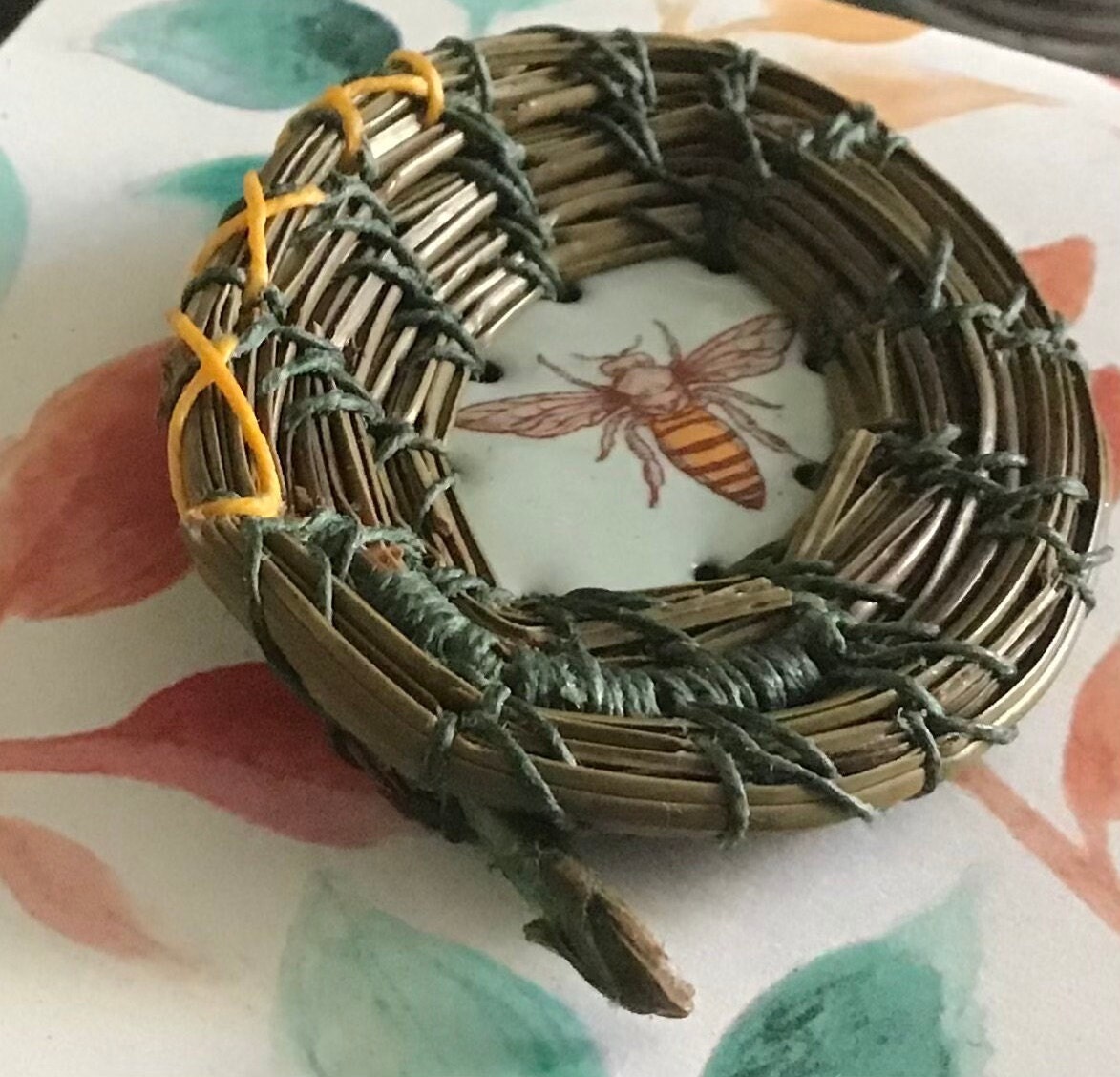 Weaving Insects 2 3/4” Realistic Leaf Shape Pine Needle Enamel Wasp Insect Bug Janet ...