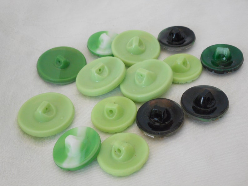 Lot Sets 14 VINTAGE Green Shades Glass Costume Clothing Adorn Accessory Embellish Sewing Supply Craft Finding Closure Fastener BUTTONS