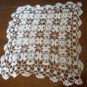 5&quot; VINTAGE Delicate Fine Thread Square Crochet Needlework Teacup Doily Table Home Living Decor Adorn Embellish Accessory 3E