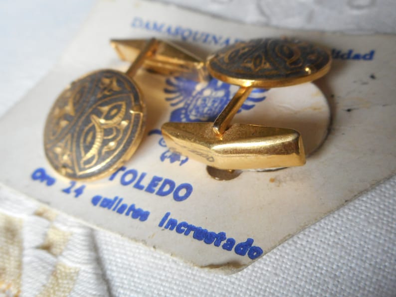 Set VINTAGE Damascene Gold /& Black Metal Cuff Link Costume Clothing Adornment Accessory Embellishment Jewelry