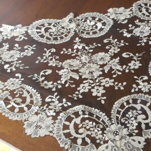 Nice VINTAGE Triangle Gold Thread Flower Swirls Black Net Scallop Edge Lace Head Scarf Costume Clothing Adornment Embellishment