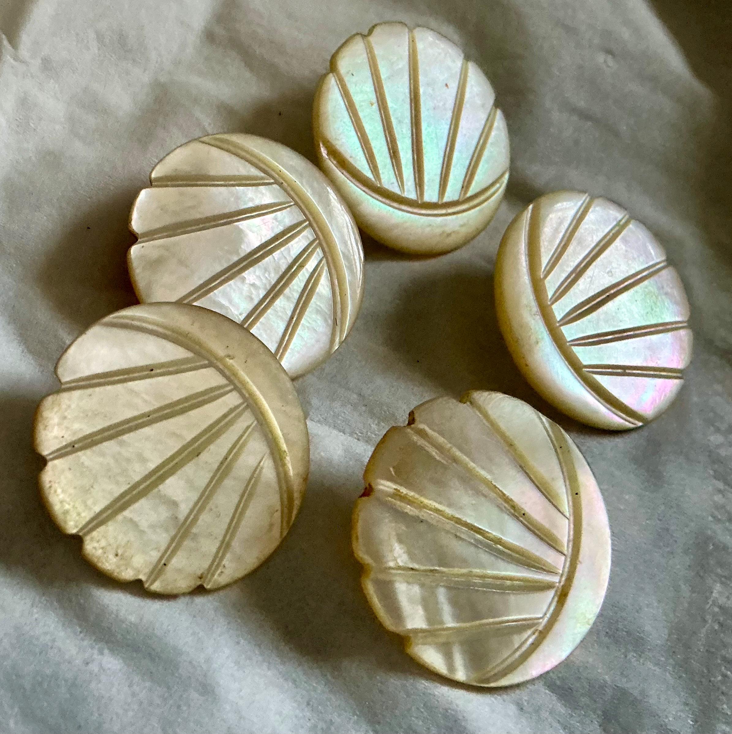 アンティークピンディッシュ Mother of Pearl Shell Set/5 Antique Vintage 1 1/8” Fan Carved Mother of Pearl Shell