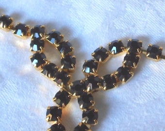 Vintage Garnet Red Rhinestone Tri-Drop Necklace – Gold Metal Costume Jewelry