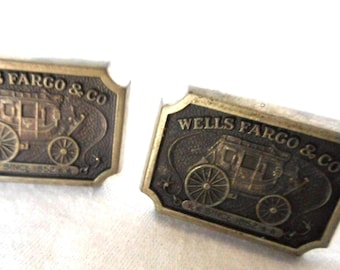 VINTAGE Stagecoach Wells Fargo Commemorative Pewter Metal USA 1970s Costume Clothing Adorn Accessory Embellish Jewelry Cuff Links Set
