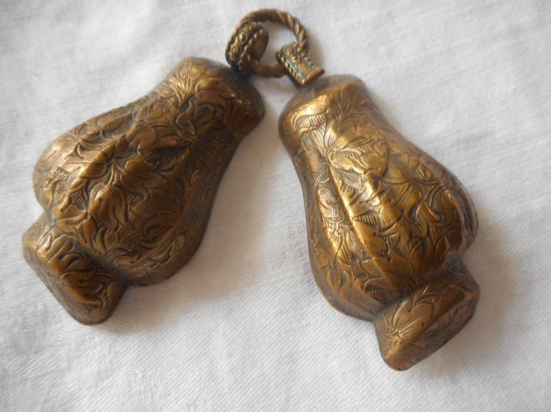 VINTAGE Floral Vase Sape Pressed Metal 2 Piece Clasp Embellishment Trim Sewing Supply Cape Cloak Finding Closure Fastener Belt Buckle