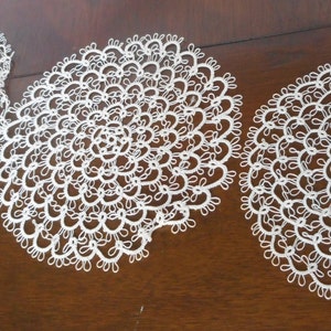 Set 3 VINTAGE 5 3/4” Scallop Tatted Delicate Fine Thread Lace Work Teacup Round Doily Table Home Living Decor Adorn Embellish Accessory 3C