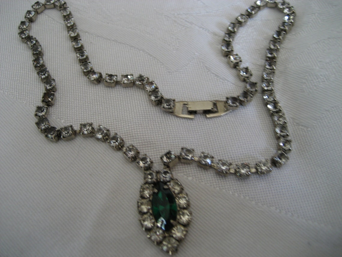 VINTAGE Emerald Green and Rhinestone Costume Jewelry Necklace Etsy
