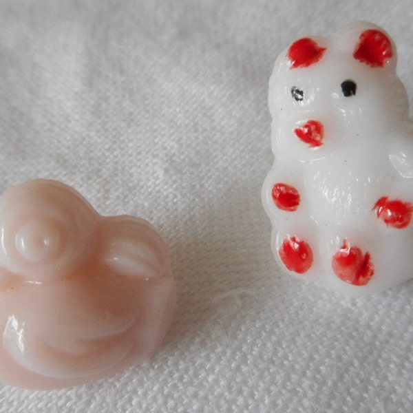 Lot/ 2 VINTAGE Realistic 1/2" Pink Duck & 5/8" Paint Teddy Bear White Glass Adorn Embellish Sewing Supply Craft Closure Fastener BUTTONS