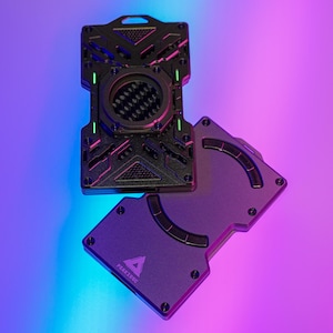 Glow Metal Wallet,Cyberpunk metal Wallet,Deus ex,Sci-fi,Industrial,Aline,Futuristic,Tech,Artifact,Personalized Metal wallet with AirTag clip