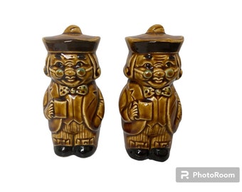 Vintage Colonial Men Salt & Pepper Shakers Brown Ceramic Made In Japan