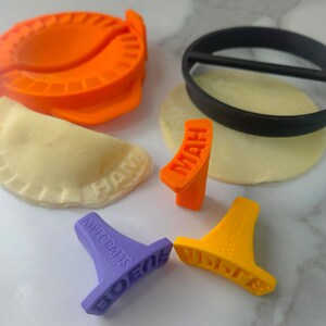 Kit Premium para Hacer Empanadas con Sello de Logotipo Personalizado / Prensa para Empanadas + Cortador + 5 Sellos / Kit de Inicio para Negocio de Comida / Juego para Hacer Dumplings imagen 12