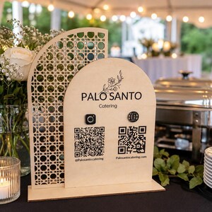 Acryl QR-standaard met visitekaarthouder | Display met logo op maat voor uw stand | Standbord voor verkopers afbeelding 17