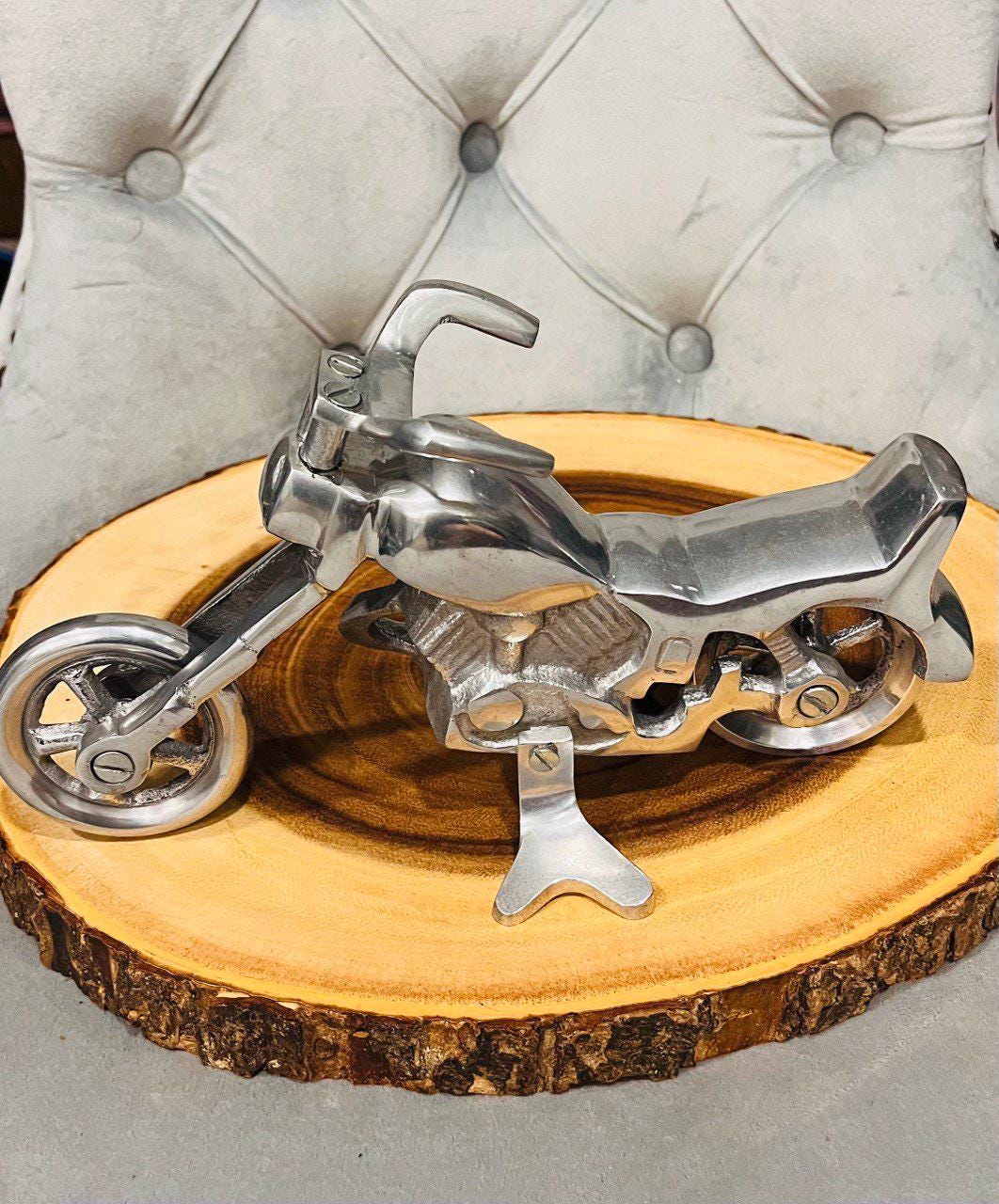 インド製オートバイの金属製置物 コレクターズアイテム ハーレー