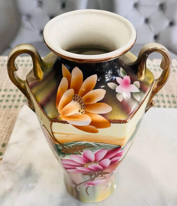 イタリア輸入雑貨 花柄陶器製花瓶 ピンク イエロー アンティーク錦ロイヤルニッポン花瓶：手描き花模様磁器（12インチ×7