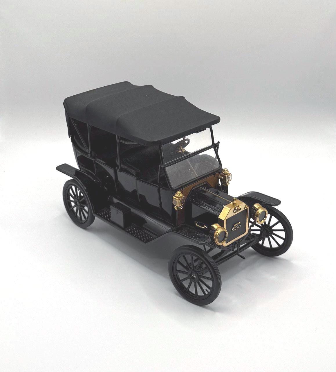 Franklin Mint 1913 Ford Model T Diecast Car - 1:16 Scale