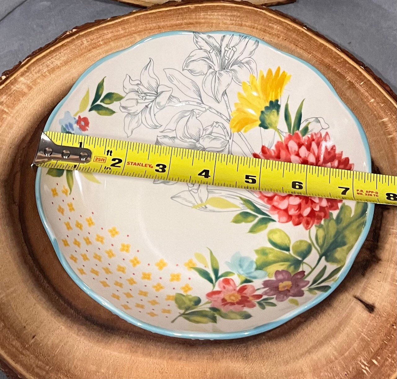 Pioneer woman floral dishes 2025