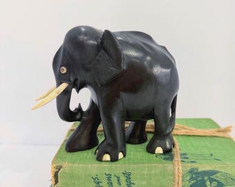 象の置物、黒檀と象牙のスタイル、精巧に彫刻された、展示品、おそらく