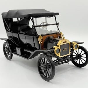 Franklin Mint 1913 Ford Model T Diecast Car - 1:16 Scale Collectible w/ COA