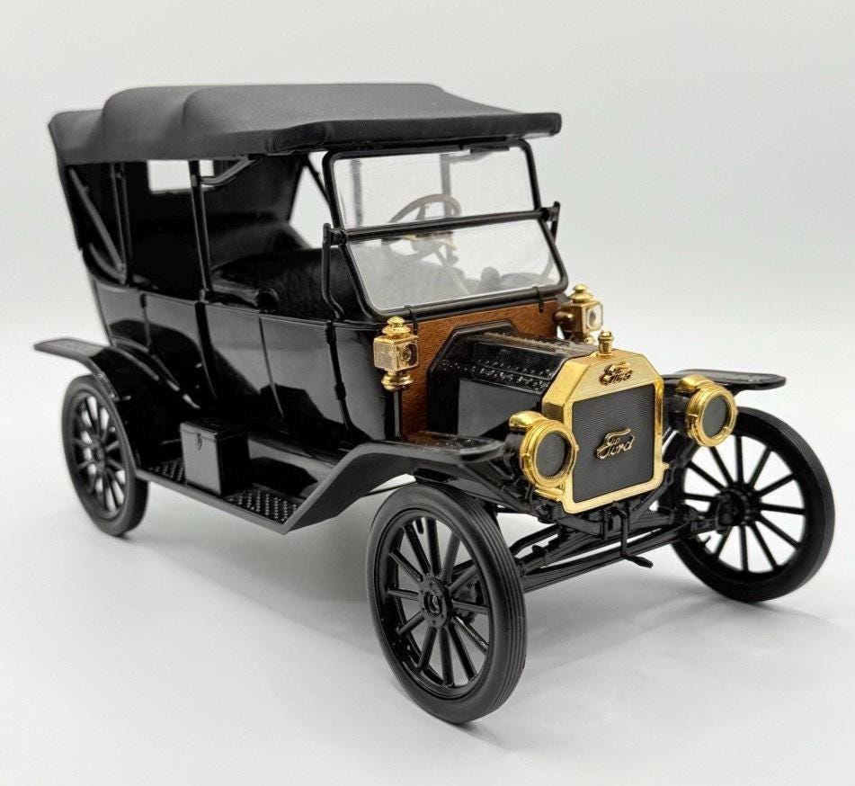 Franklin Mint 1913 Ford Model T Diecast Car - 1:16 Scale Collectible w/ COA