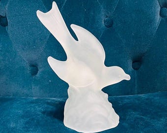 Vintage L.E. Smith Frosted Satin Glass Swallow Bird Figurine - 10" Home Decor