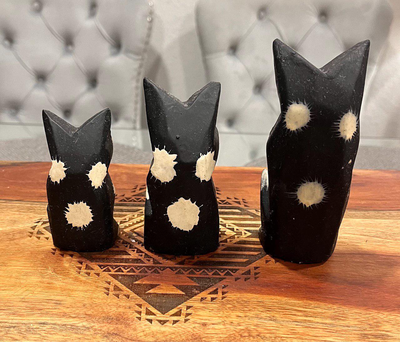 ヴィンテージ木彫りの黒猫の子猫の置物3体セット 3インチ、3.5インチ
