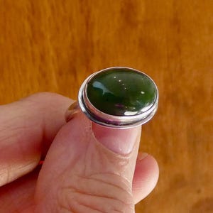 Nefrit Jade Ring - Grön Öst Väst Oval Ring - .925 Sterling Silver bild 2