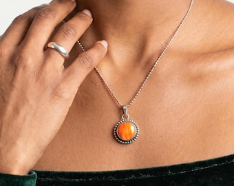 Colgante de ostra espinosa de plata de ley – Collar con colgante de sol rojo chili