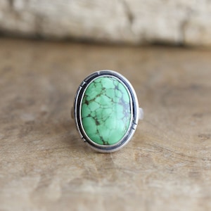 Lime Green Turquoise Notched Boho Ring - .925 Sterling Silver - Traditional Silversmith