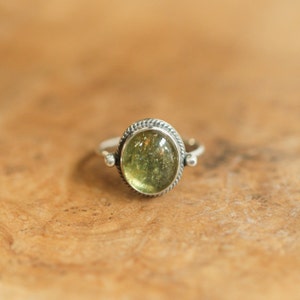 Cat Eye Apatite Delica Ring Silversmith Ring Cat Eye Apatite Ring dainty Green Ring image 4