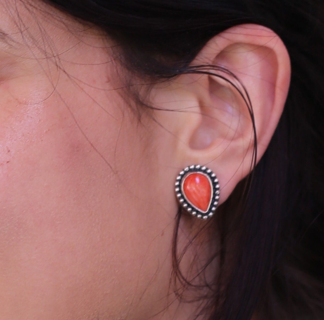 Ready to Ship - Big Spiny Oyster Posts - Red Orange Spiny Oyster Studs - Sterling Silver Earringsthumbnail