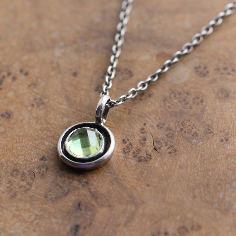 5/8" SPARKLING PERIDOT 925 STERLING SILVER pendant 5/8" SPARKLING PERIDOT 925 STERLING SILVER pendant