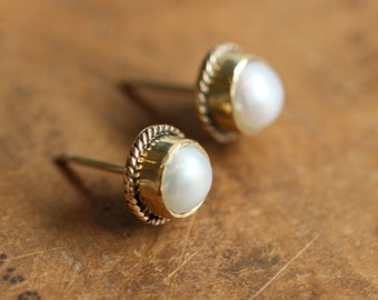 Ready to Ship - 14K Gold Pearl Earrings - Gold Pearl Studs - Solid Gold Pearl Posts - 14K Gold Posts