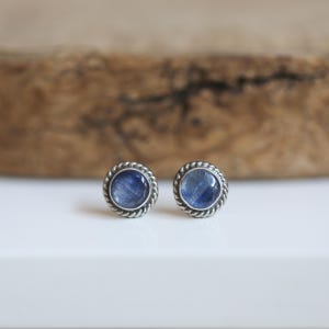 Oorbellen blauwe kyaniet - .925 sterlingzilveren stekers - kyanietoorbellen - kyanietstekers