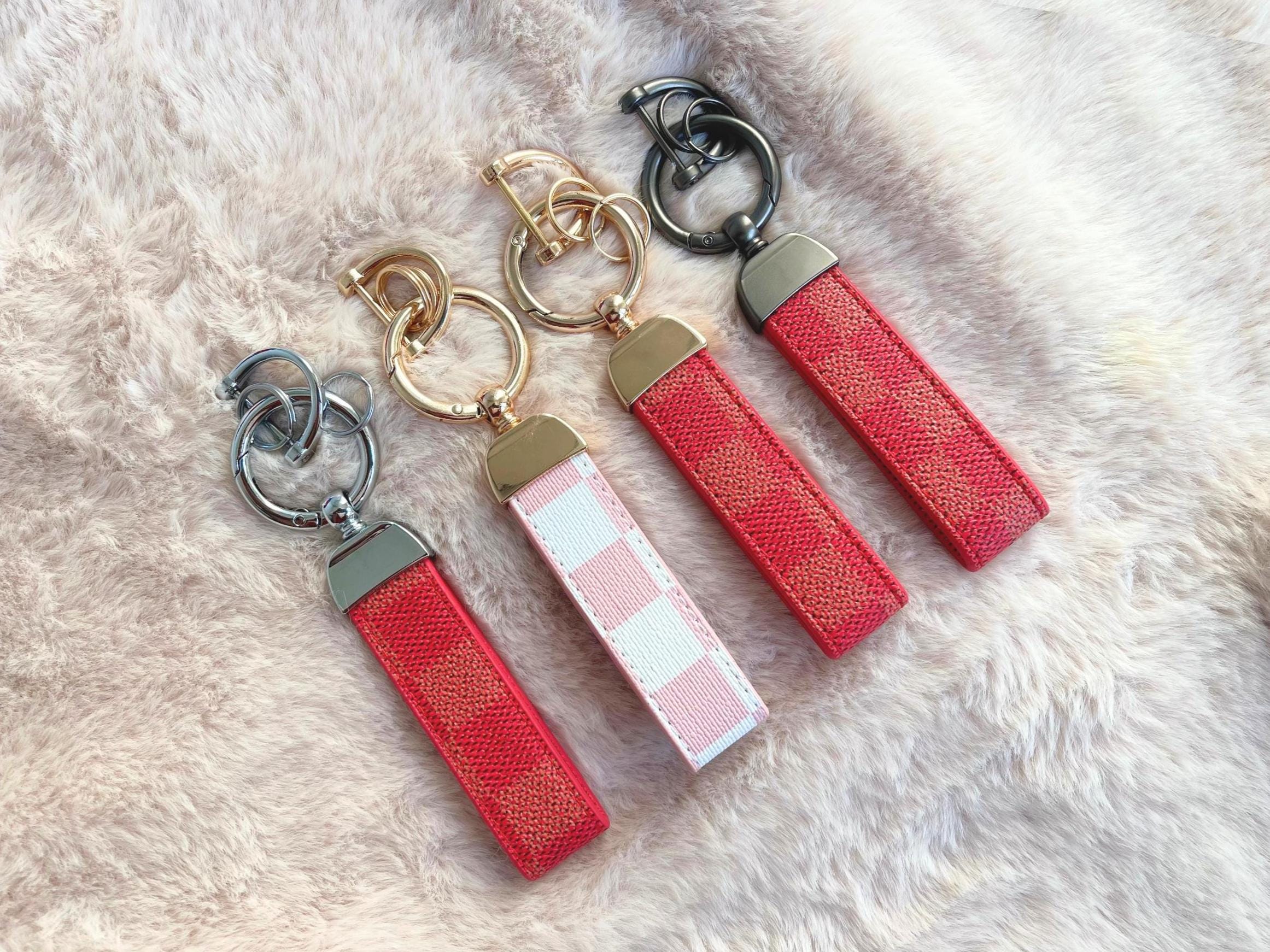 Louis Vuitton Checkered Keychain - Etsy
