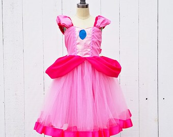 princess peach dress up