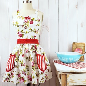 Retro Apron for Women's, Gifts for HER, Cottage Chic APRON, pretty floral red Women's Retro full APRON vintage style, Valentine's day gift