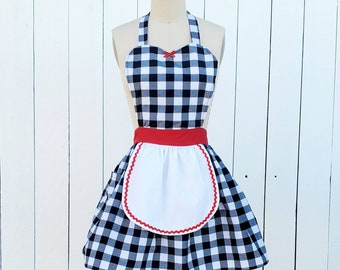 Farmhouse Apron, Farmhouse checkerboard apron, holiday hostess, Gifts for her, buffalo plaid decor, black and white apron